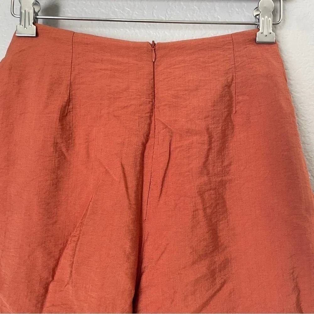 All IN FAVOR Front Tie Pleated Shorts Medium